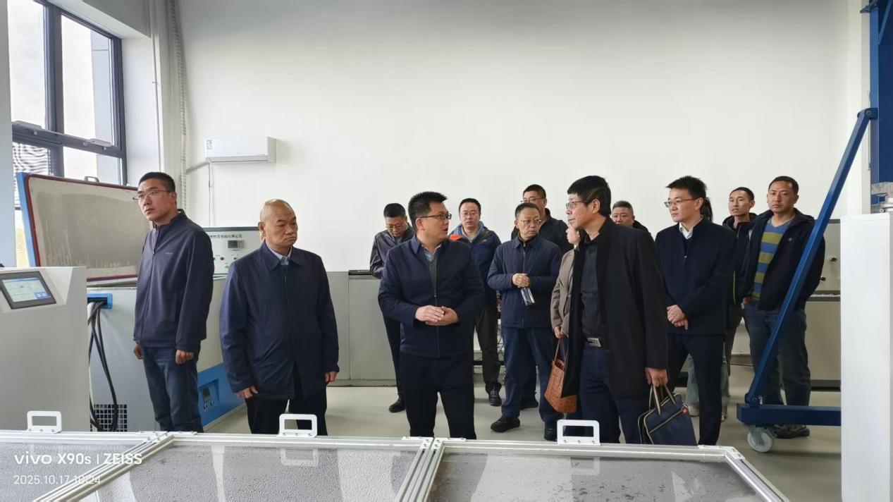 甘肅省節(jié)能監(jiān)察中心主任梁寶靖一行到西部工程檢測(cè)研發(fā)基地和甘肅土木工程院調(diào)研